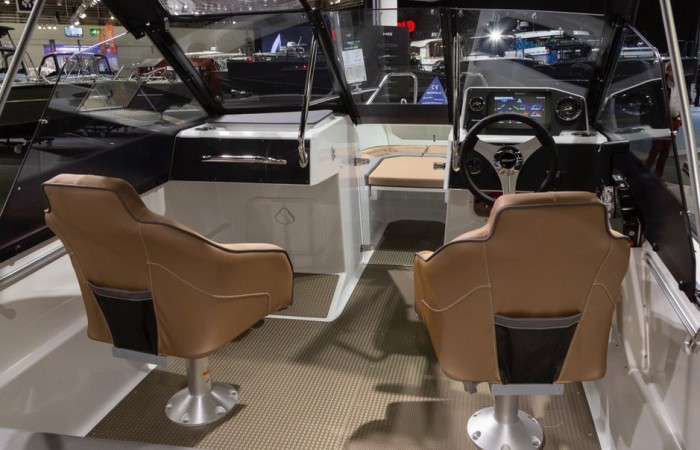 Silver Hawk BR 540 Spacious Cockpit