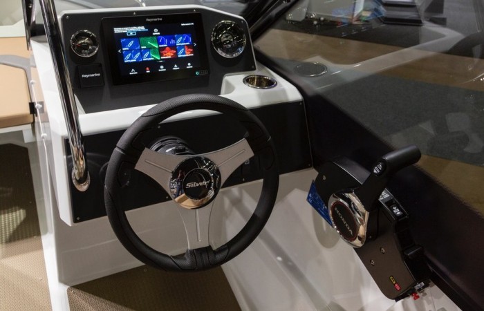 Silver Hawk BR 540 Helm Controls