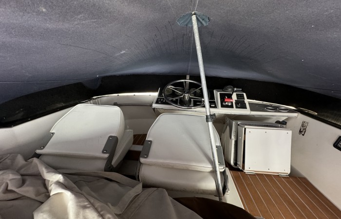 Bayliner Cierra 2556. Emivere. Flybridge pic 2