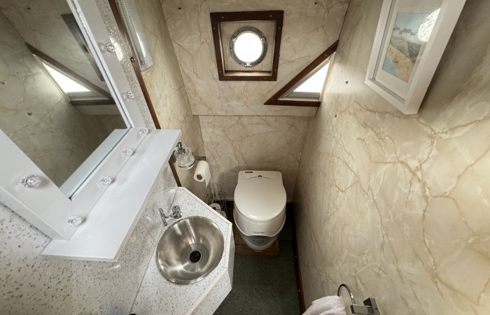Princess 25 Executive. Hubble Bubble Toilet Compartment