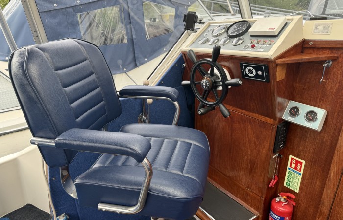 Princess 25 Executive. Hubble Bubble Helm pic 1