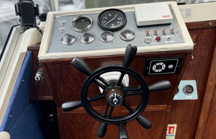 Princess 25 Executive. Hubble Bubble Helm pic 2