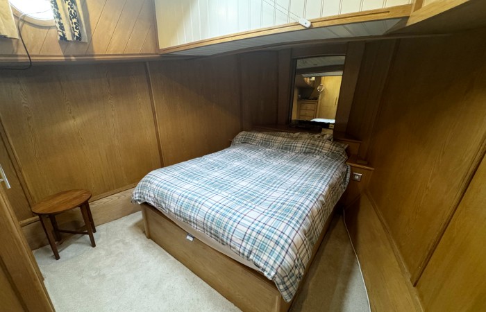 Central Craftworks Ltd, Replica Dutch Barge. Primary Cabin pic 1