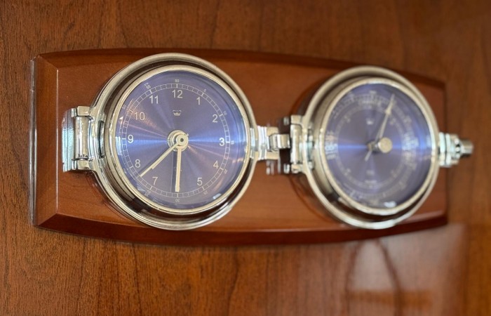 Princess V45 Esperanca. Saloon pic  9