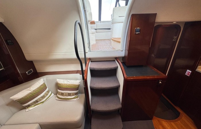 Princess V45 Esperanca. Saloon pic  8