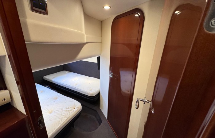 Princess V45 Esperanca. Primary Cabin Guest pic 1