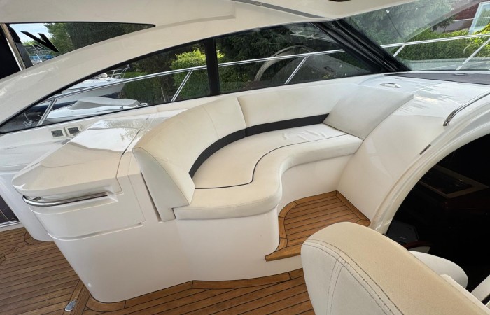 IPrincess V45 Esperanca. Cockpit pic 4