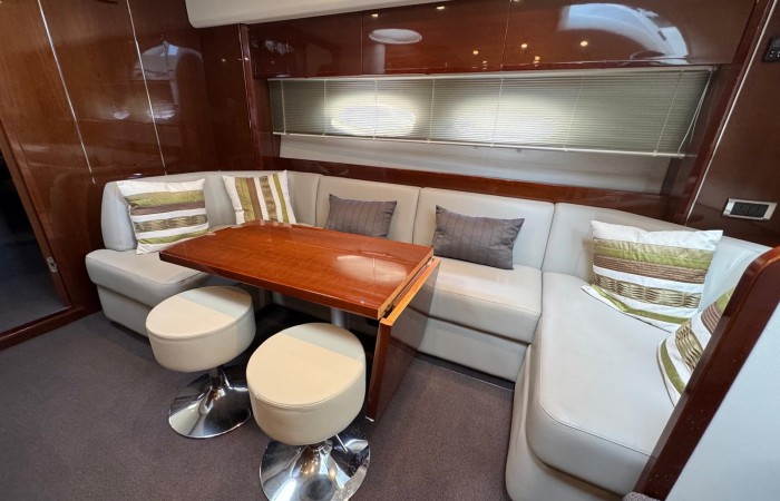 Princess V45 Esperanca. Saloon pic  4