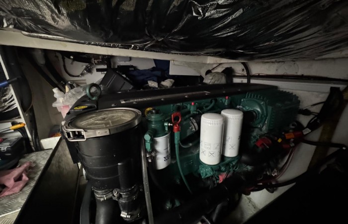 Princess V45 Esperanca. Engine Bay pic  6