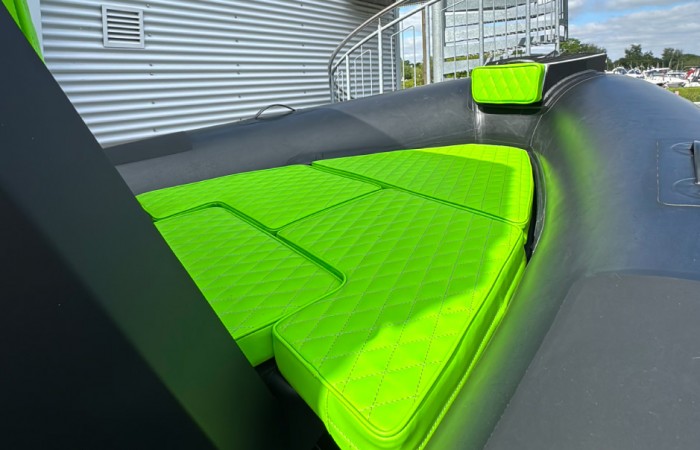 Rebel-Riot-Sport-580_bow_seating