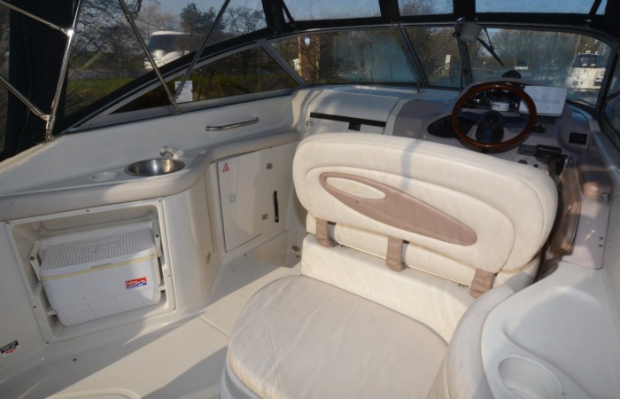 Regal 2460 Kiwi Rose Cockpit 3