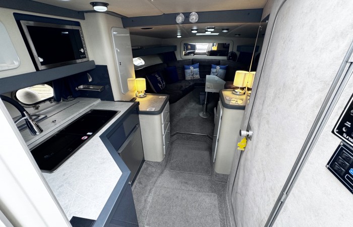 Sunseeker 36 Repello. Silver Sovereign. Saloon pic 1