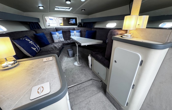 Sunseeker 36 Repello. Silver Sovereign. Saloon pic 2