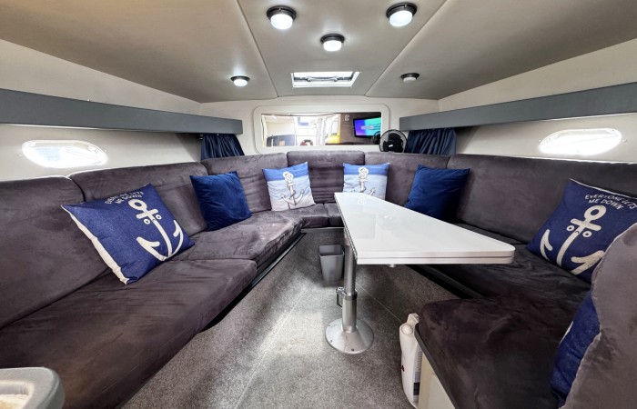 Sunseeker 36 Repello. Silver Sovereign. Saloon pic 5