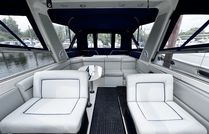 Sunseeker 36 Repello. Silver Sovereign. Cockpit pic 5